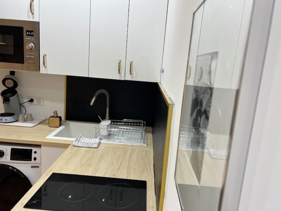 4m Studio Apartment *